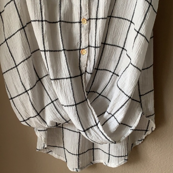 ISABELLA SINCLAIR Cotton Checker Pattern Gauze Sleeveless High Low Top - Picture 3 of 5